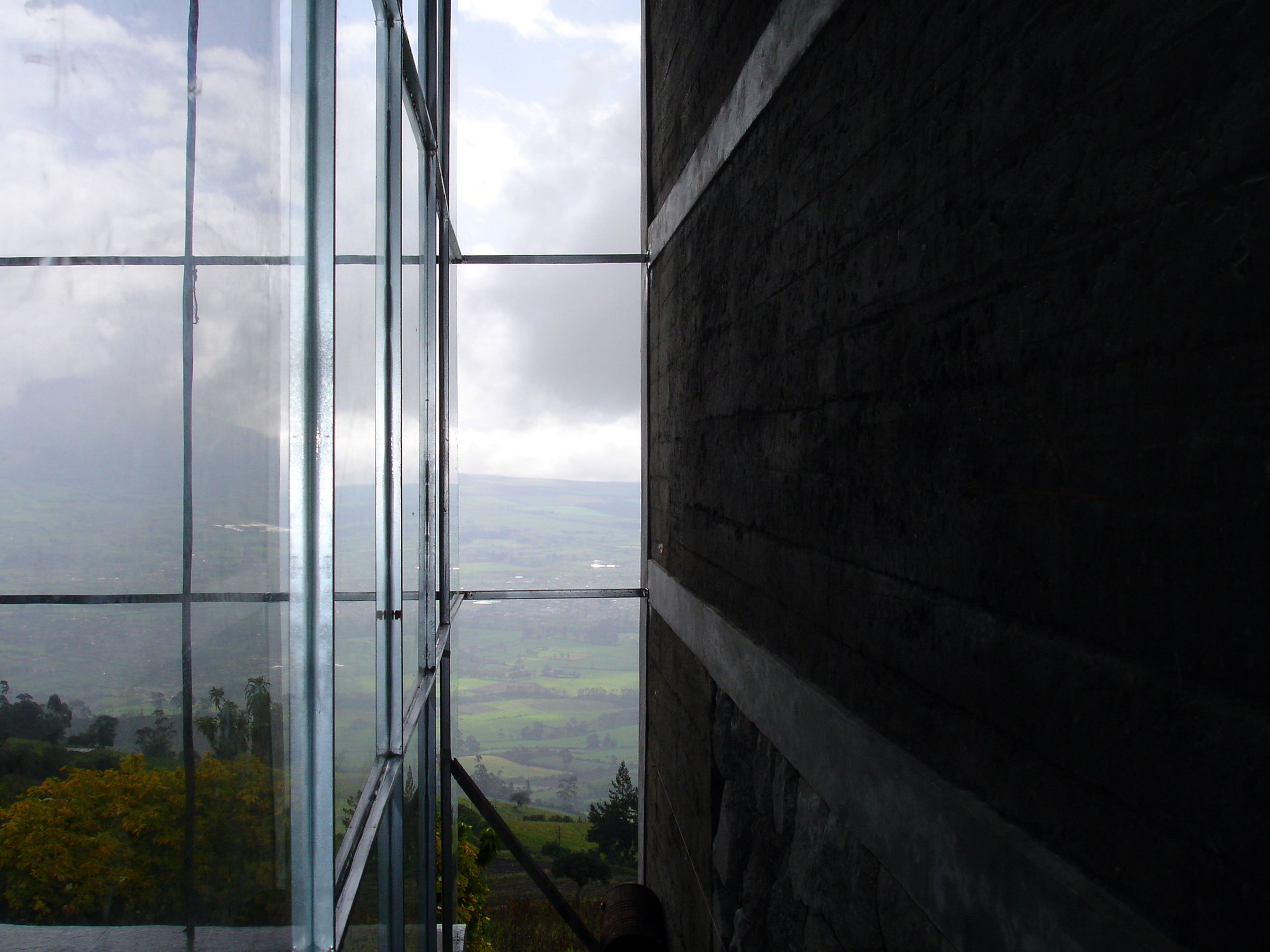 AL BORDE, Greenhouse Atelier Machachi, Ecuador, 2006 (� Pascual Gangotena) AL BORDE, Greenhouse Atelier Machachi, Ecuador, 2006 (� Pascual Gangotena)