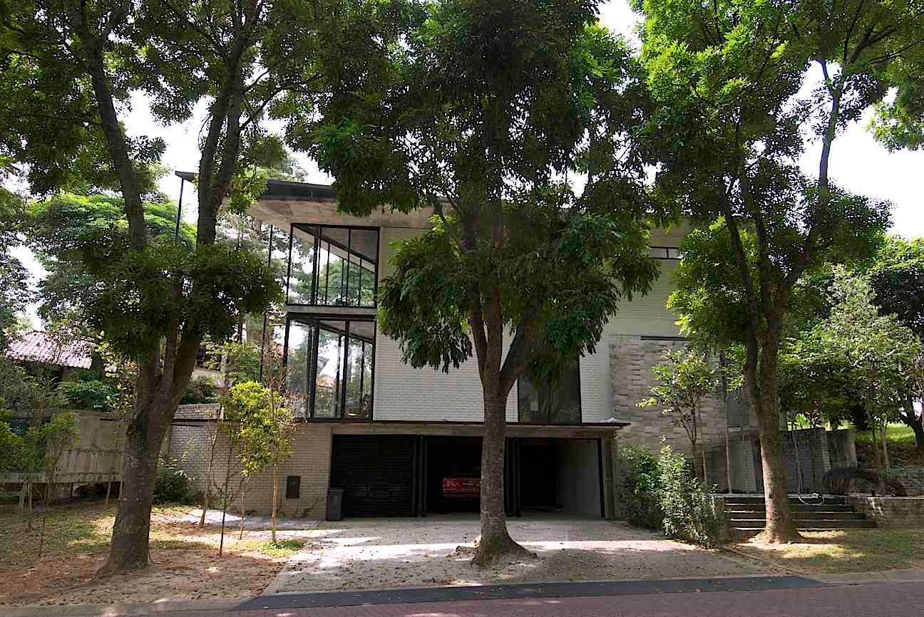 Kevin Mark Low, smallprojects, Dogconcrete house Sungai Buloh, Malaysia, 2005-2008 (� Kevin Low) Kevin Mark Low, smallprojects, Dogconcrete house Sungai Buloh, Malaysia, 2005-2008 (� Kevin Low)