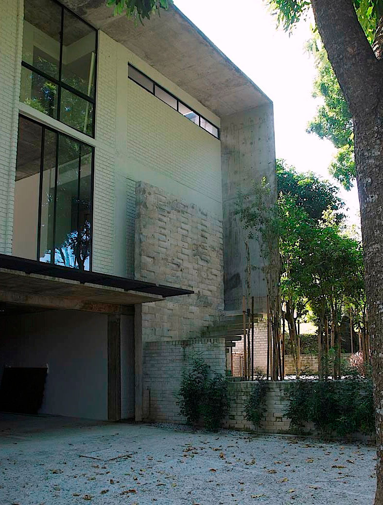 Kevin Mark Low, smallprojects, Dogconcrete house Sungai Buloh, Malaysia, 2005-2008 (� Kevin Low) Kevin Mark Low, smallprojects, Dogconcrete house Sungai Buloh, Malaysia, 2005-2008 (� Kevin Low)