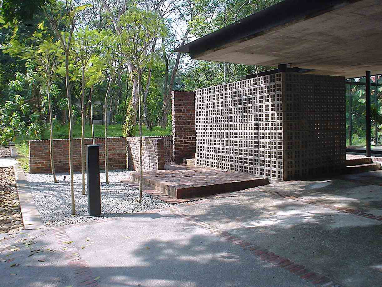 Kevin Mark Low, smallprojects, Louvrebox house Gita Bayu, Malyasia, 2003-2004, (� Kevin Low) Kevin Mark Low, smallprojects, Louvrebox house Gita Bayu, Malyasia, 2003-2004, (� Kevin Low)