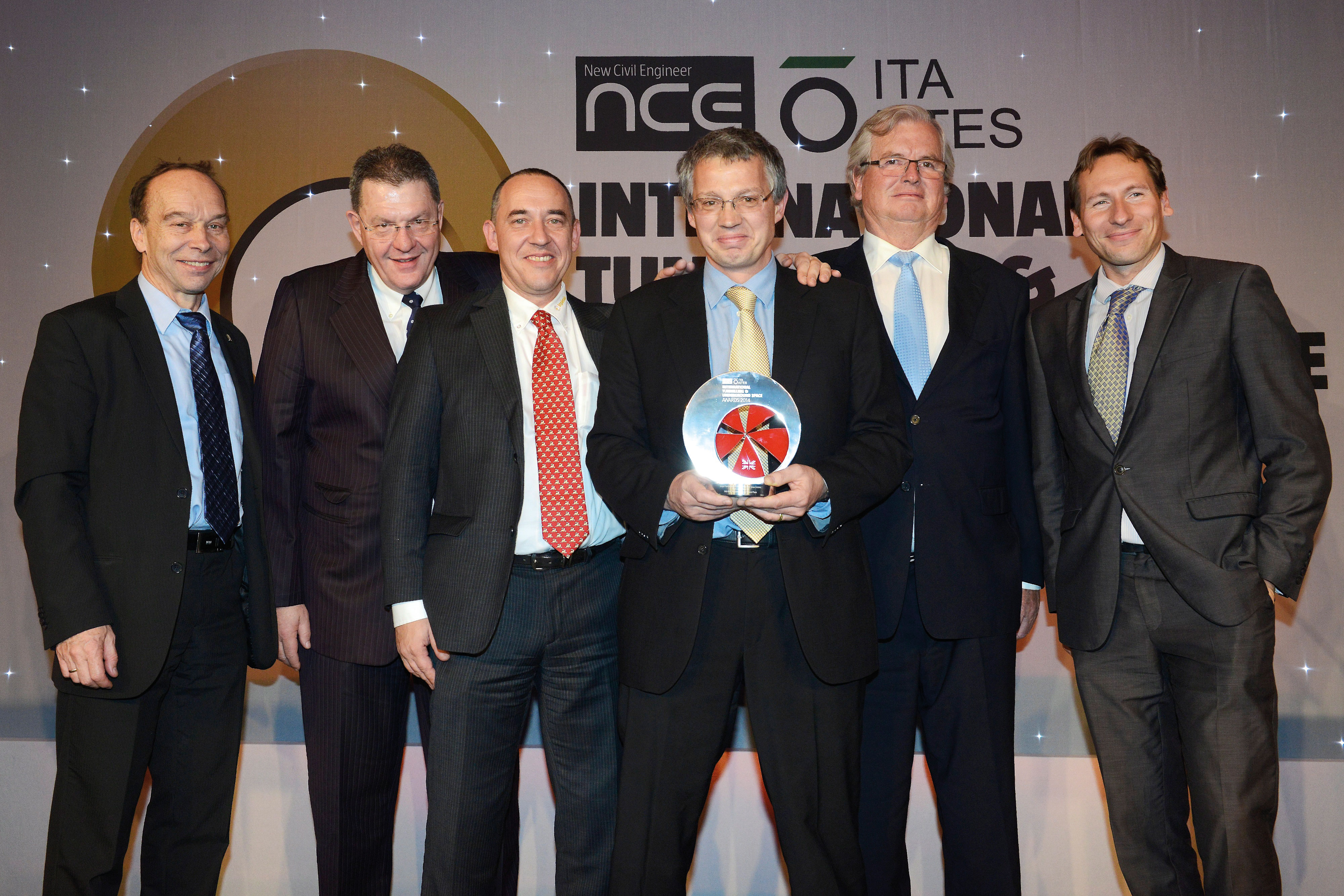 De gauche à droite?: Soren Eskesen, président de l’ITA (Association internationale des travaux souterrains et de l’espace souterrain), Peter Siegenthaler Nant de Drance, Olivier Böckli Head of tunneling Implenia, Gérard Seingre Nant de Drance, Jean-François Nicod Nant de Drance, Mark Hansford New Civil Engineer