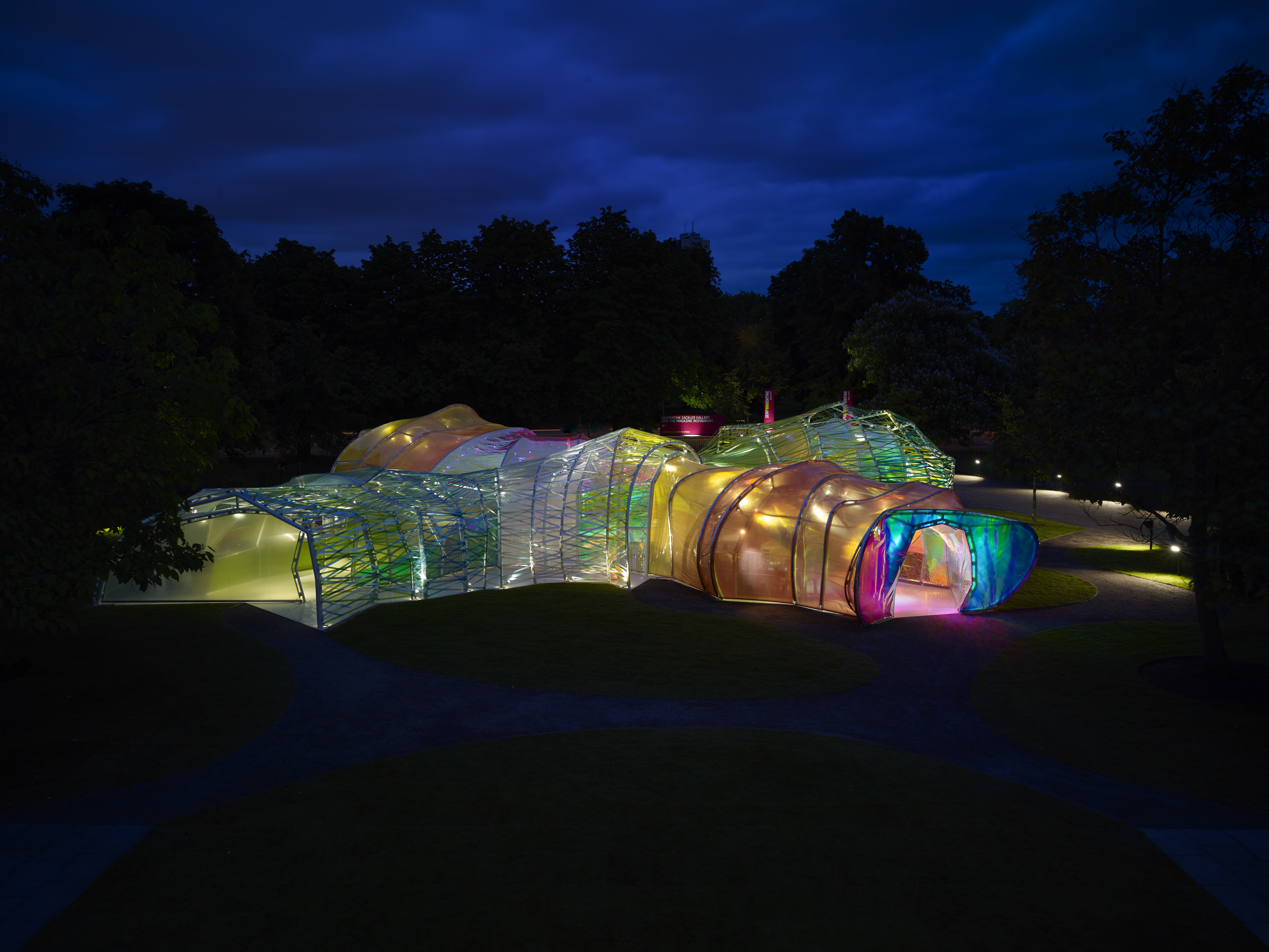 (� John Offenbach)