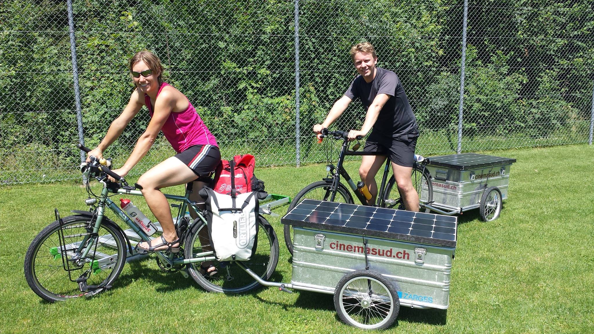 Les cyclistes-projectionnistes en 2014 (� Helvetas, Cinema Sud)