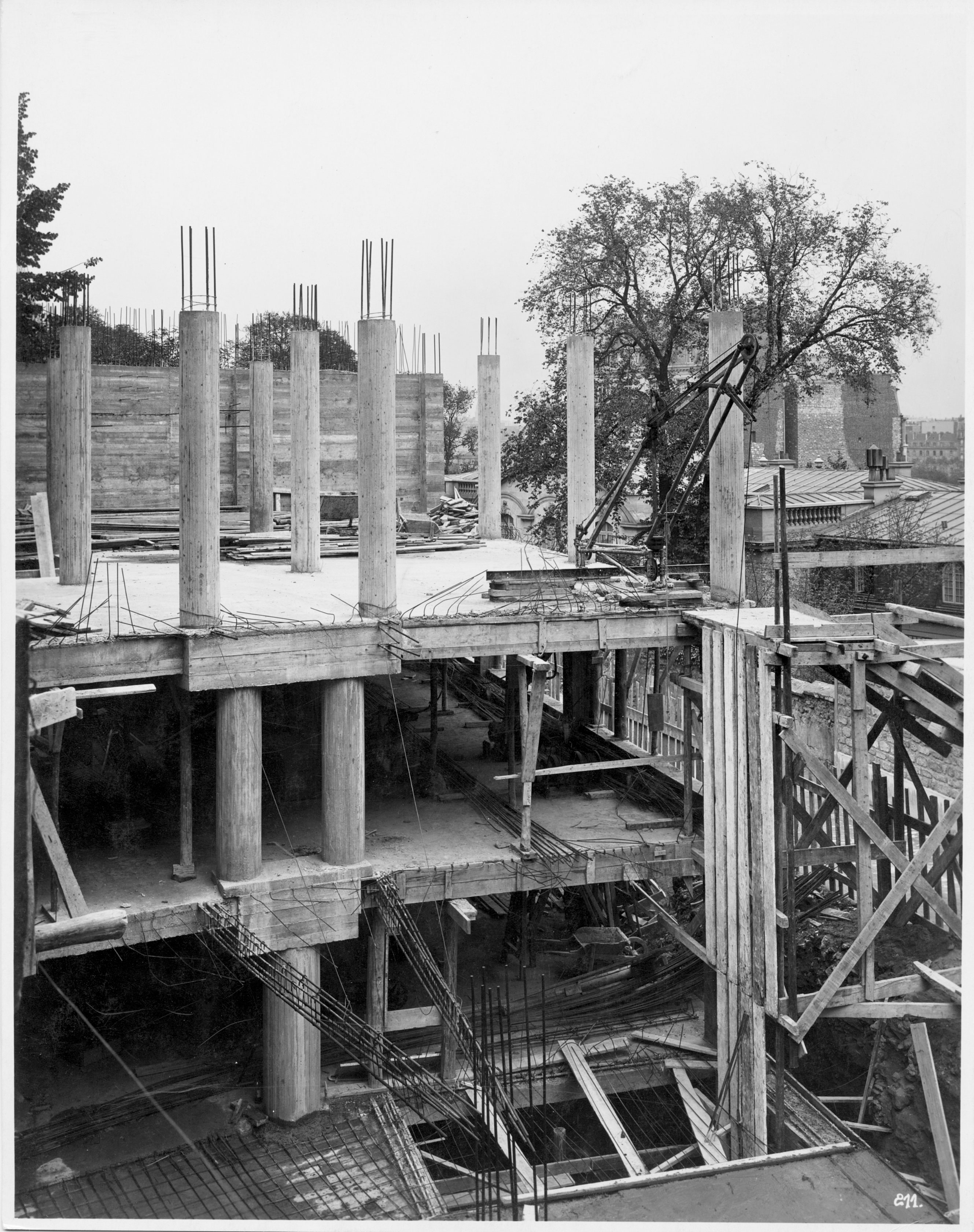 Chantier de l’immeuble rue Raynouaud des frères Perret, Paris, 1930