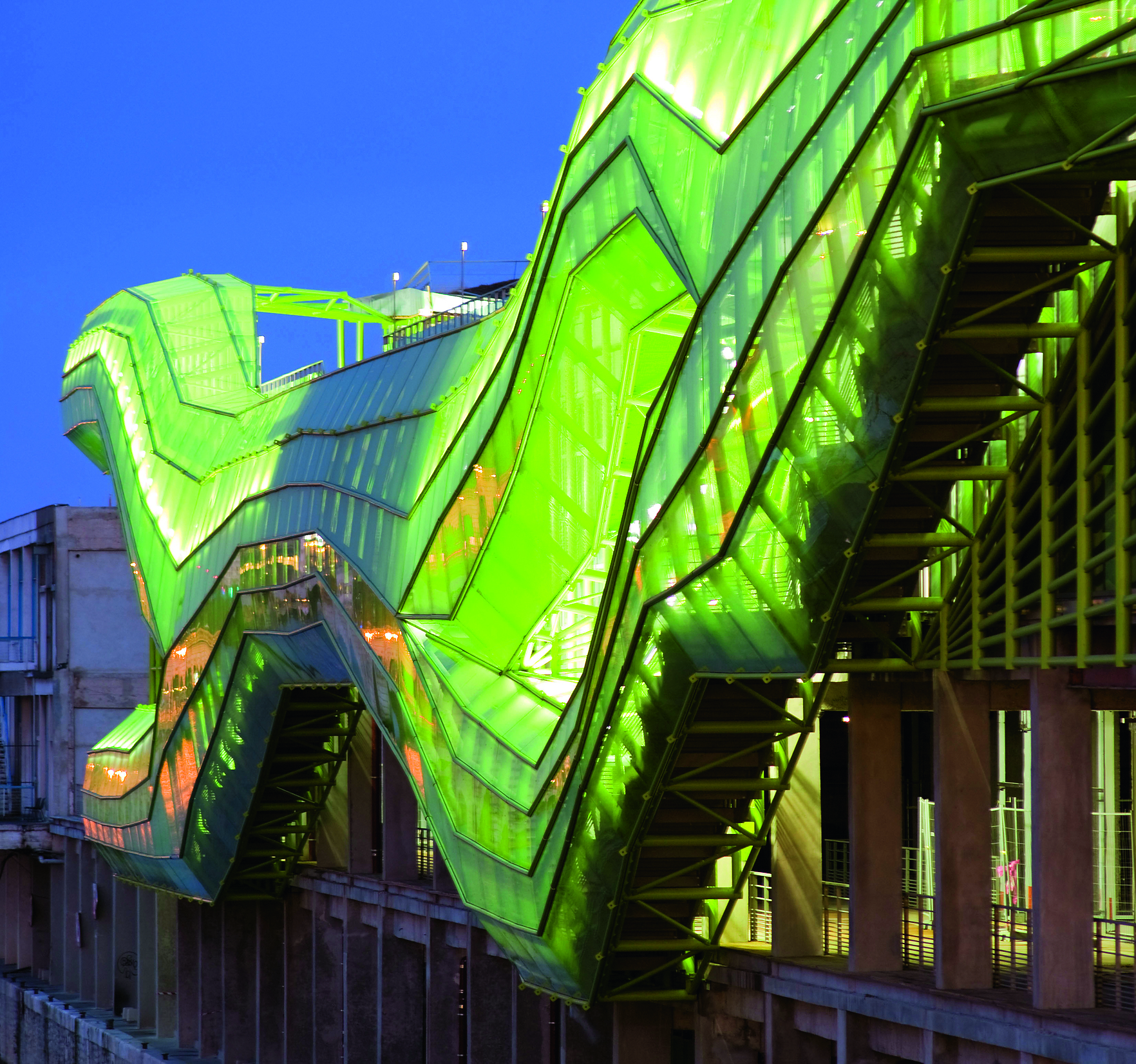 Docks en Seine bei Nacht (Foto: Nicolas Borel?/?Jakob?+?MacFarlane)