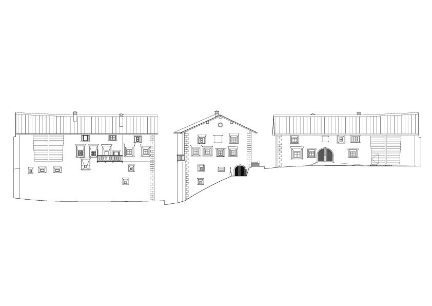 Ansicht Süd, Ost und Nord. An den vergitterten Fenstern der Südfassade ist die Lage der Vorratskammer ablesbar. Das Tor an der Ostfassade führte zum Stall im UG, durch das Tor im EG (Nordfassade) wurde der Heustall erschlossen