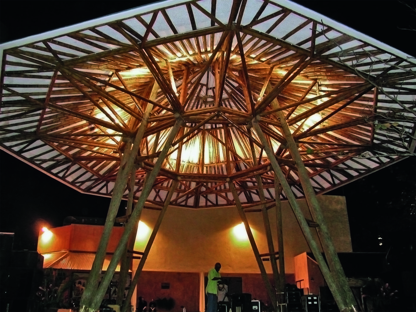 Musikpavillon für Konzerte von Reggae- Bands in Ojo Rio Centro (Jamaica)