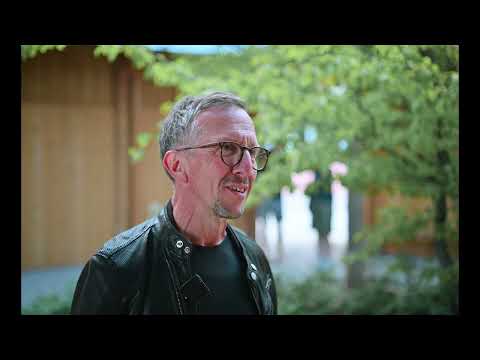 Preview image for the video "«Holzbau Berühren»: Ex­kur­si­on nach Jeu­nes-Ri­ves in Neu­en­burg".