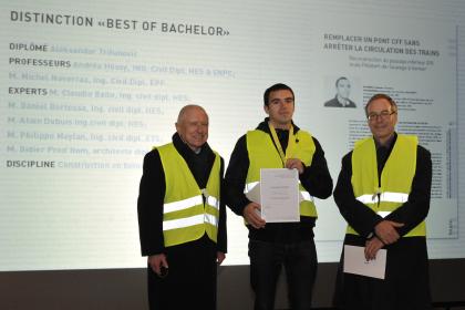 HEPIA, Genf: Fachschaftsleiter Prof. Dr. Anton Steurer, Sieger Aleksandar Trifunovic, Studiengangsleiter Prof. Pierre André Dupraz (Foto: Uwe W. Beier) HEPIA, Genf: Fachschaftsleiter Prof. Dr. Anton Steurer, Sieger Aleksandar Trifunovic, Studiengangsleiter Prof. Pierre André Dupraz (Foto: Uwe W. Beier)