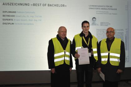 HTW, Chur: Fachschaftsleiter Prof. Dr. Anton Steurer, Sieger Fabian Caminada, Studiengangsleiter Prof. Dr. Imad Lifa (Foto: Uwe W. Beier) HTW, Chur: Fachschaftsleiter Prof. Dr. Anton Steurer, Sieger Fabian Caminada, Studiengangsleiter Prof. Dr. Imad Lifa (Foto: Uwe W. Beier)