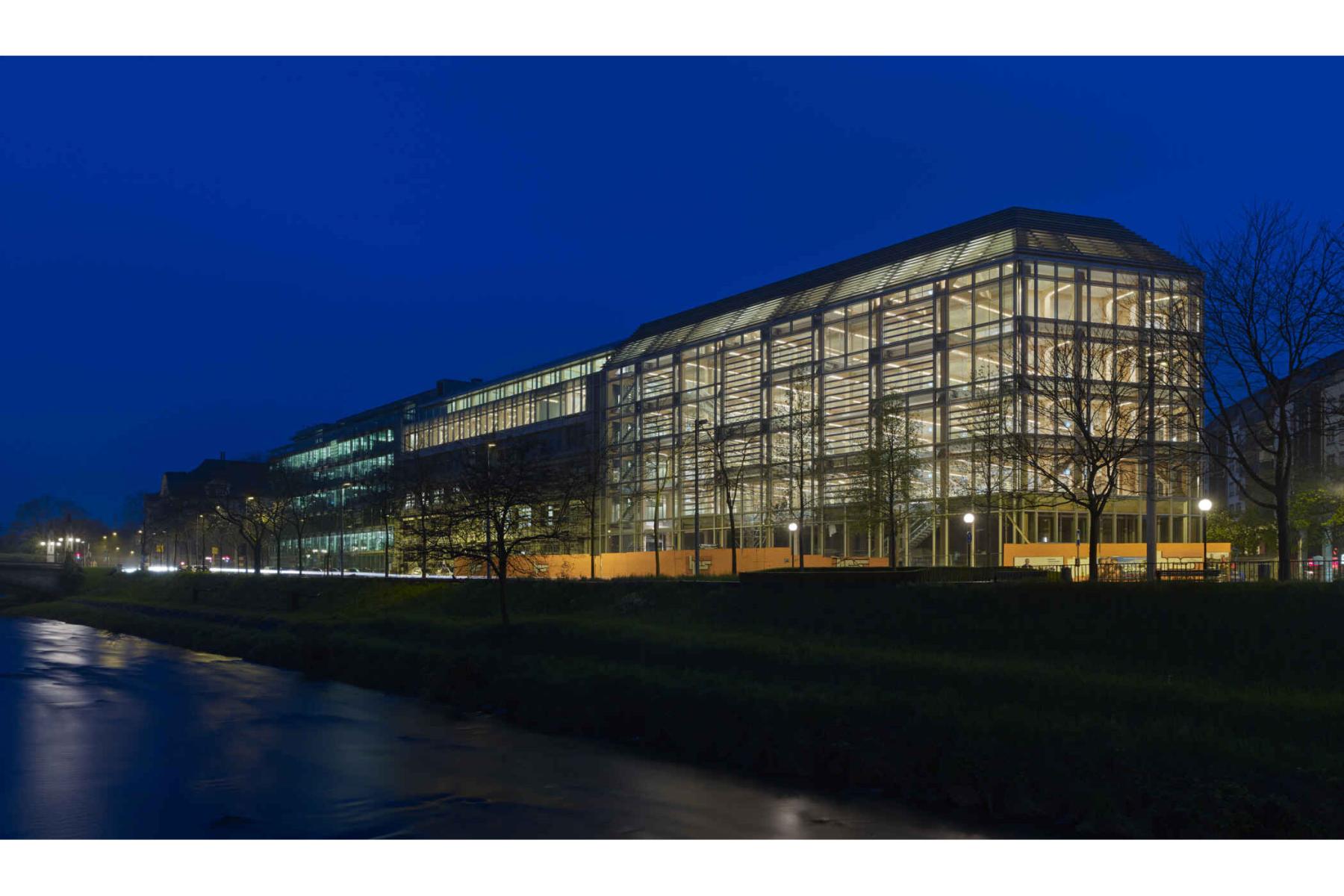 Touch Wood: Bürogebäude der Mediengruppe Tamedia, Zürich, 19.10.2022